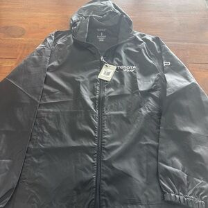 NWT Men's Elevate M-Darien Lightweight Jet. Black Large with Toyota Logo